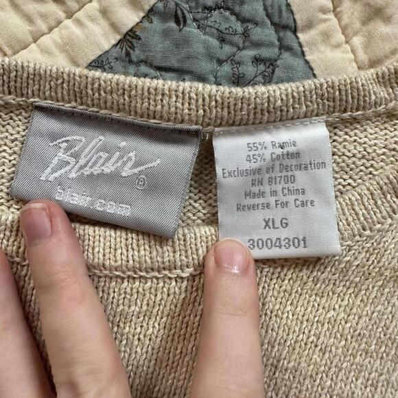 Vintage 90s cream knit cottagecore fairy grandma sweater w. embroidered flowers - Picture 4 of 4